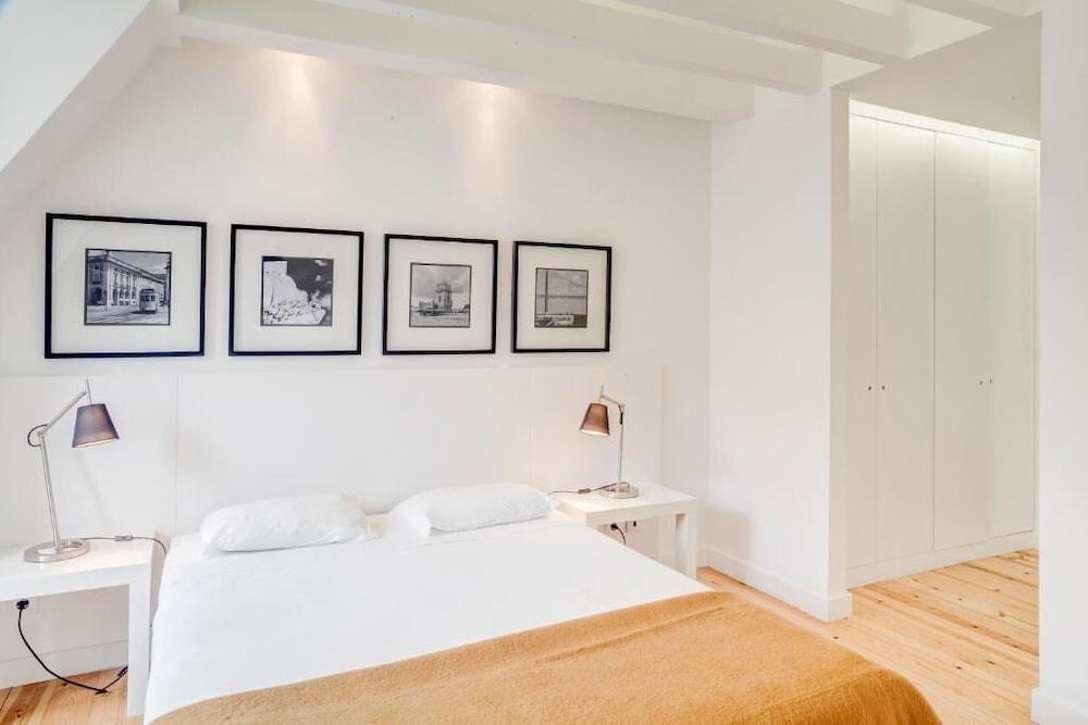 Hello Lisbon Terreiro Do Paco Apartments Exterior photo