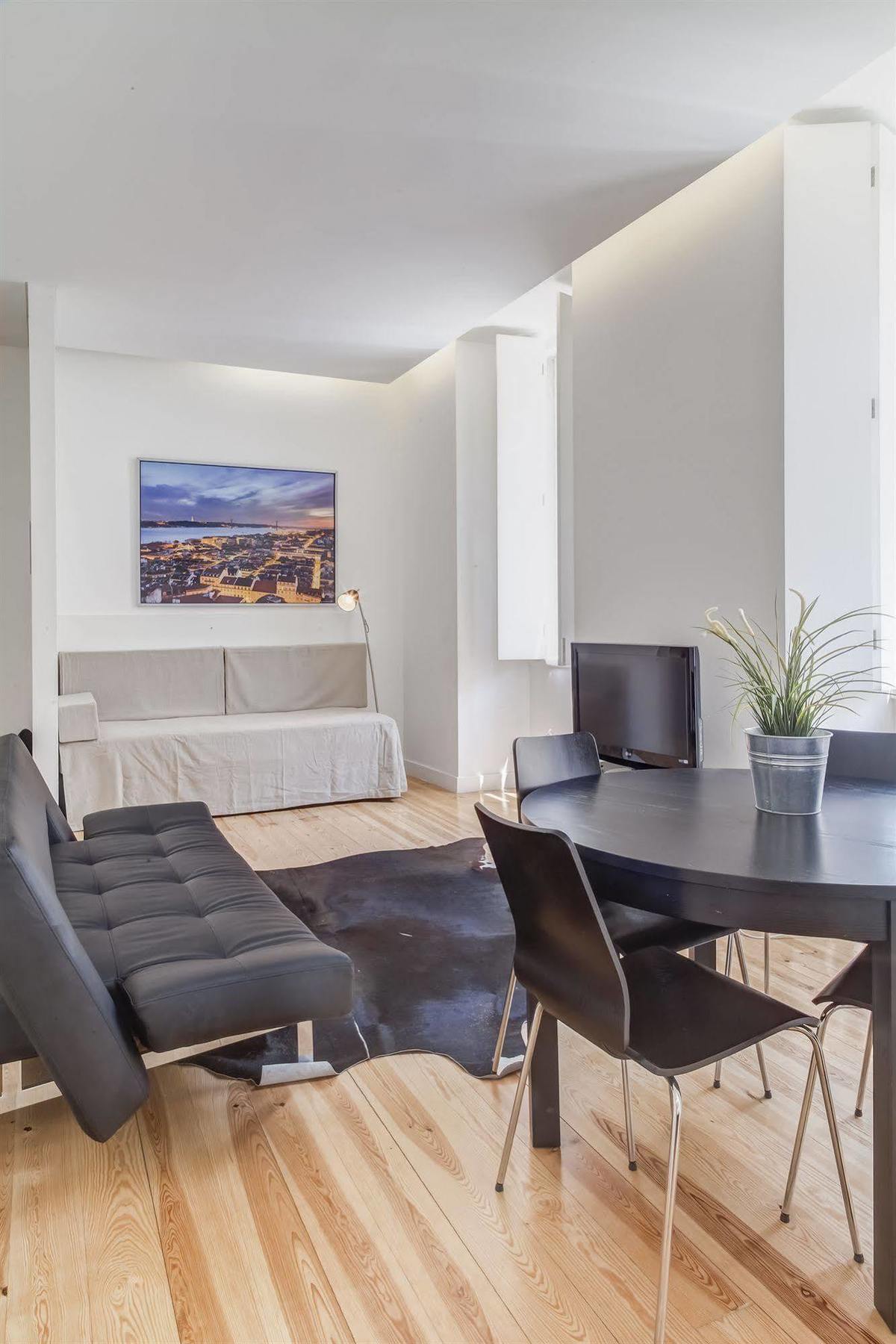 Hello Lisbon Terreiro Do Paco Apartments Exterior photo