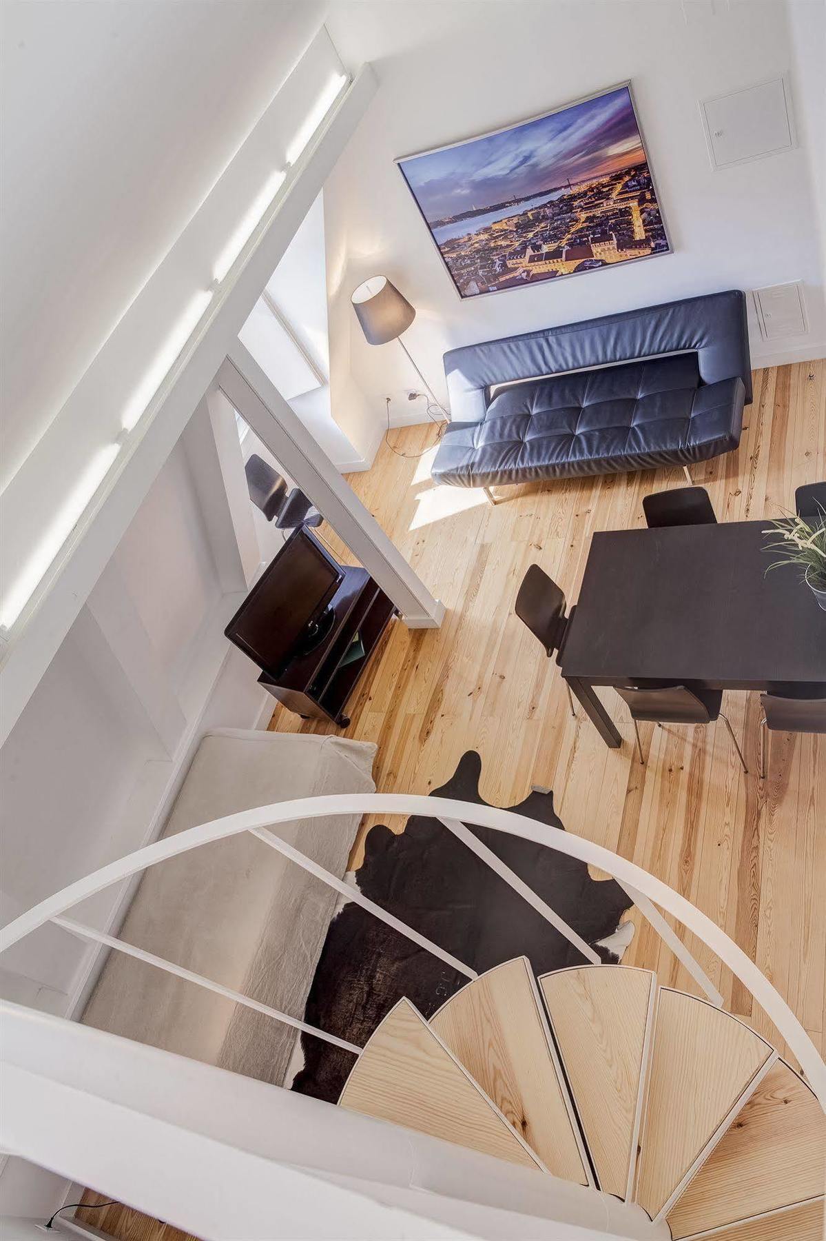 Hello Lisbon Terreiro Do Paco Apartments Exterior photo