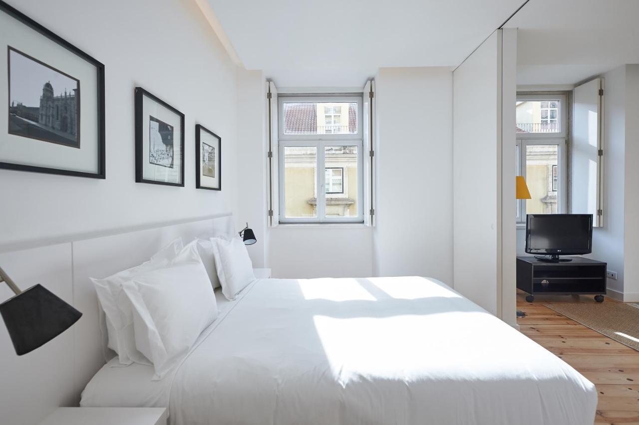 Hello Lisbon Terreiro Do Paco Apartments Exterior photo