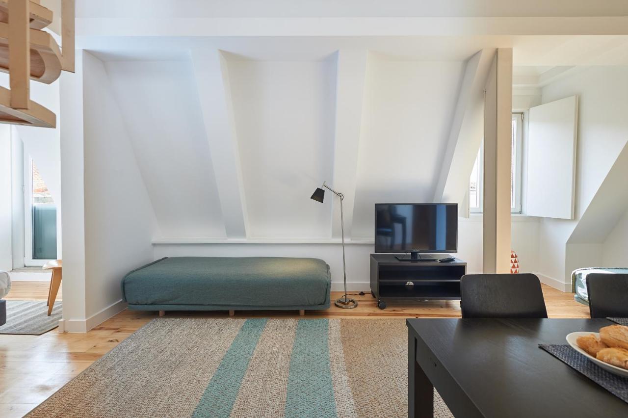 Hello Lisbon Terreiro Do Paco Apartments Exterior photo